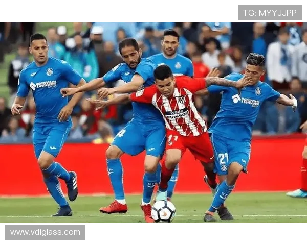 赫罗纳更衣室焕然一新，球队士气高涨迎接新赛季竞争力提升