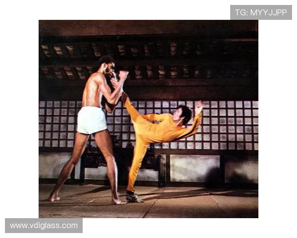 卡里姆·阿布杜尔-贾巴尔盖帽关键时刻更胜张伯伦展现顶尖防守能力