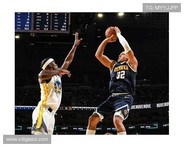 库明加利用挡拆创造机会，提升三分命中率显著优于上赛季